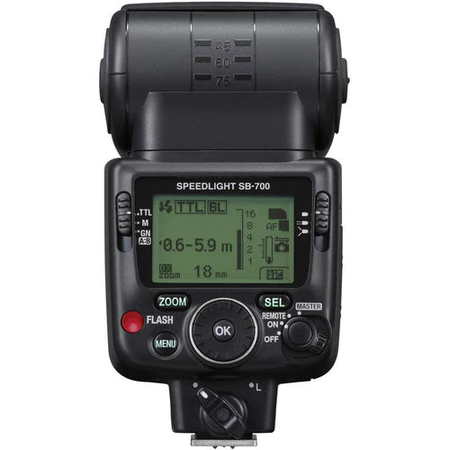 Review Nikon DX Speedlight Portrait Pack with 35mm f1.8G Lens+ SB700 Flash